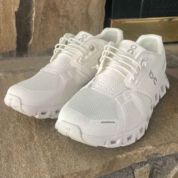 On Running Shoes - OnCloud Cloud 5 Running Shoe, Like New Size 8.5